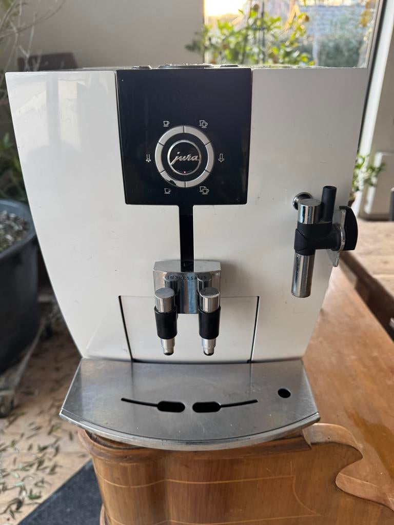 Jura J5 Piano Wit - Defect, Afneembaar waterreservoir, Espresso apparaat, 1 kopje, Niet werkend
