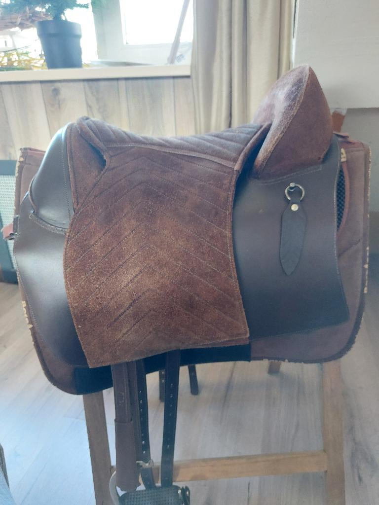 Zadel Madrid Barefoot bruin, Ophalen, Gebruikt, Dressuur