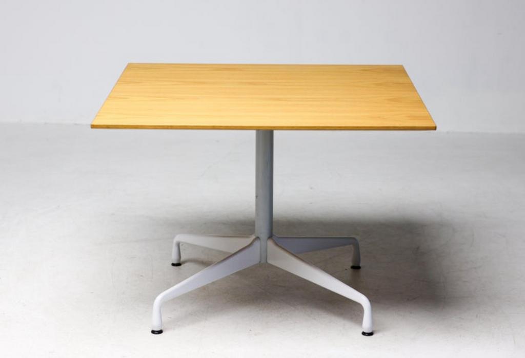 Vitra Segmented Base Dining Table — Charles & Ray Eames, Ophalen, -, -, Zo goed als nieuw