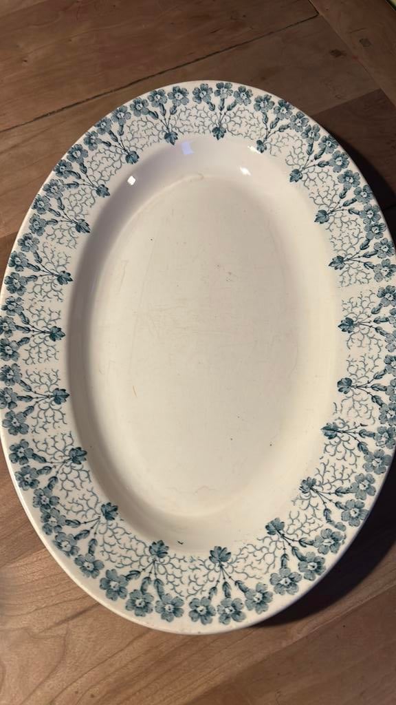 Antieke serveerschaal Longwy Terre de Fer Primavere, Antiek en Kunst, Antiek | Servies los, Ophalen of Verzenden