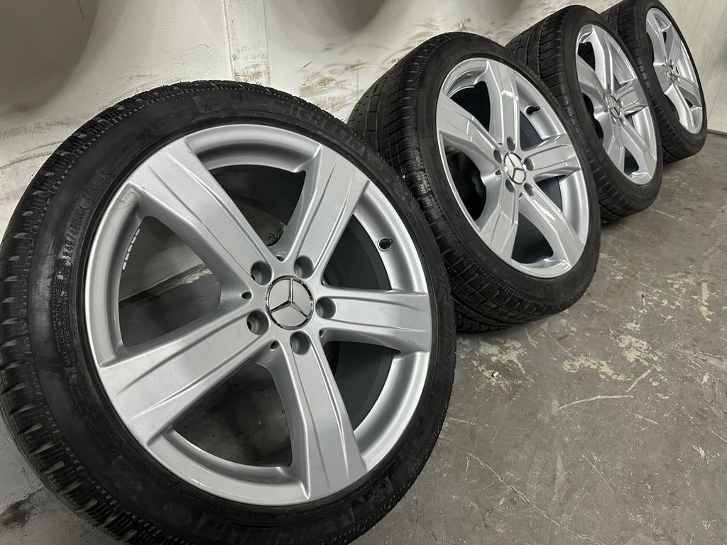 18 inch Originele Mercedes W211 Velgen met Winterbanden, Auto-onderdelen, 18 inch, 245 mm, Banden en Velgen, Personenwagen