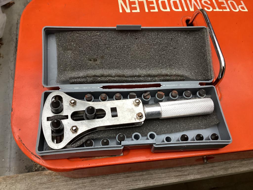 Horloge kast opener., Ophalen of Verzenden, Gebruikt, Overige merken