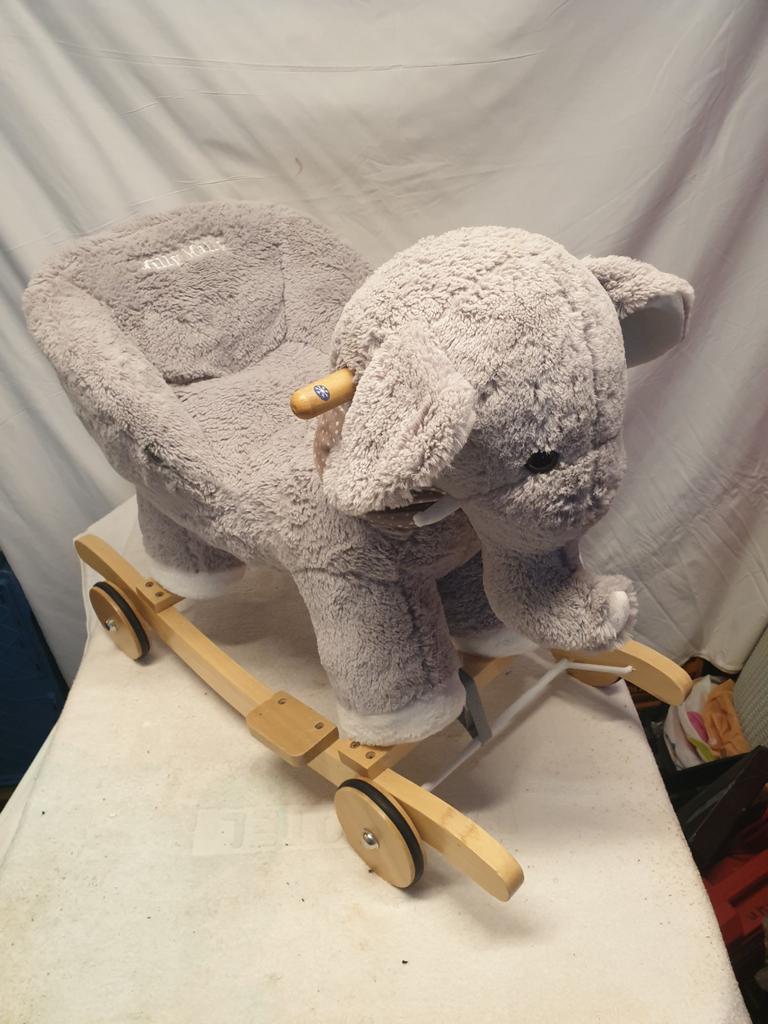 Schommeldier olifant met slaapmuziekje en wielen., Ophalen