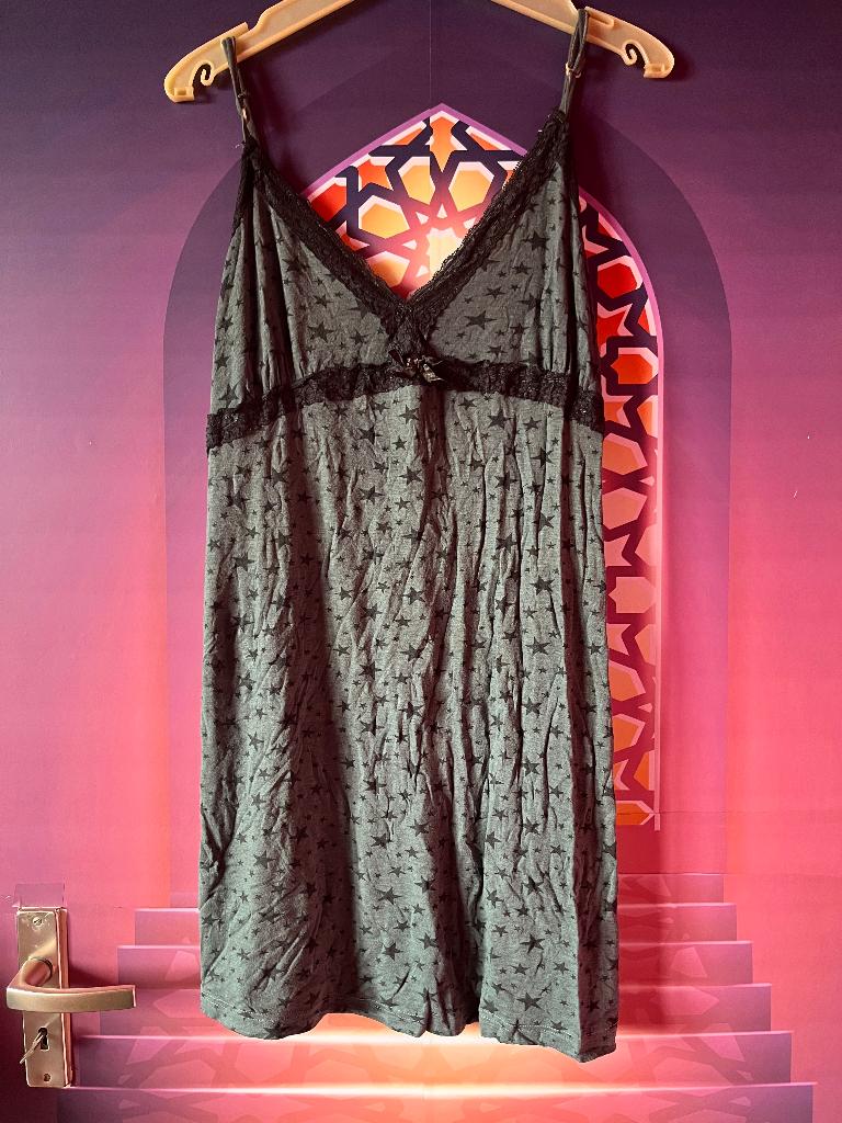 2 leuke mini jurkjes met sterretjes maat 44 nu voor 11,99€, Maat 42/44 (L), Ophalen of Verzenden, Grijs, Gedragen