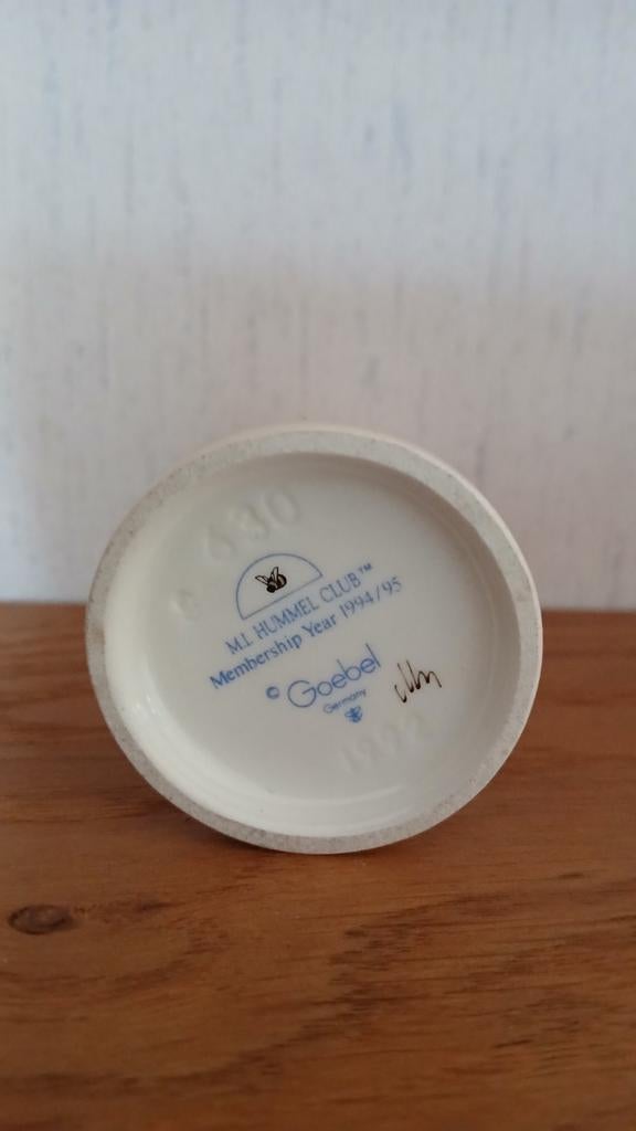 Hummel beeldje - Goebel, Antiek en Kunst, Ophalen of Verzenden