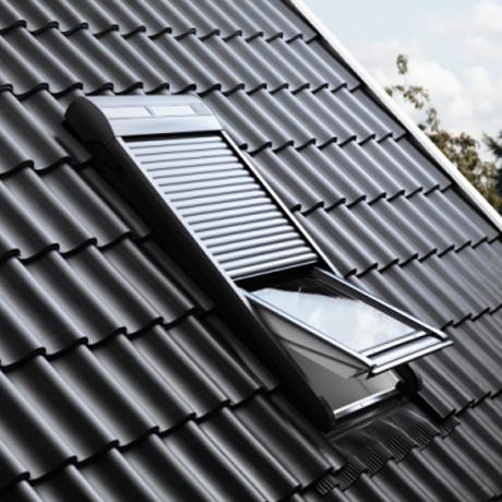 Nieuw velux rolluik SSL SK06 0000 electrisch op zon-energie, 100 tot 150 cm, 100 tot 150 cm, Nieuw, Ophalen of Verzenden