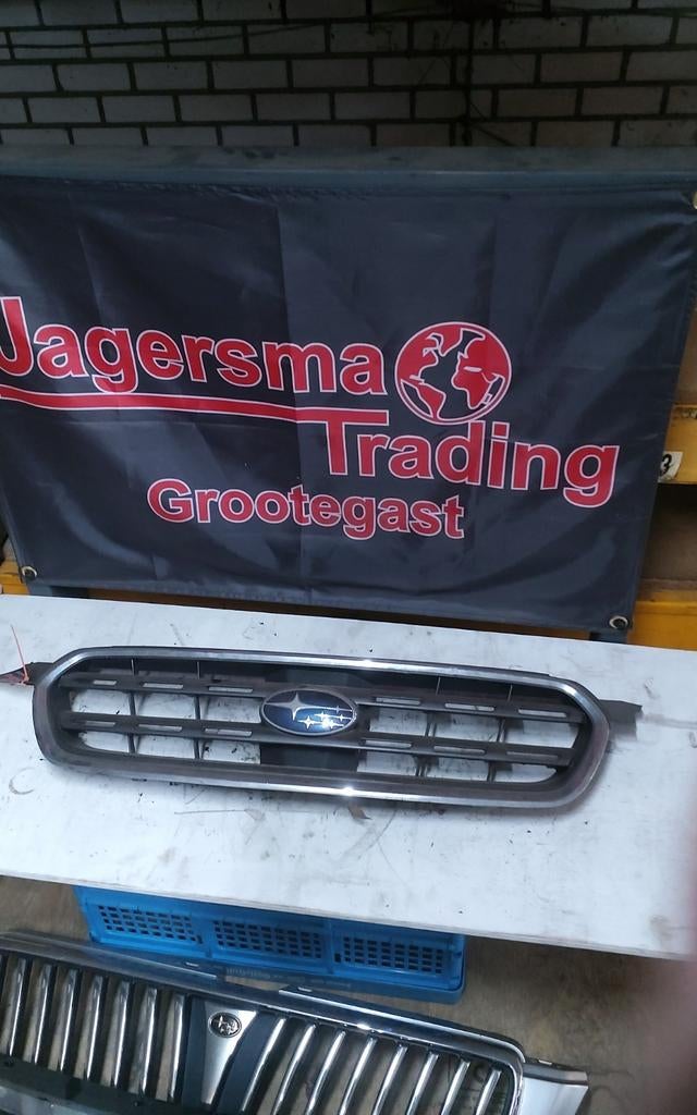 Subaru legacy BP grill, Subaru, Gebruikt, Voor, Ophalen of Verzenden