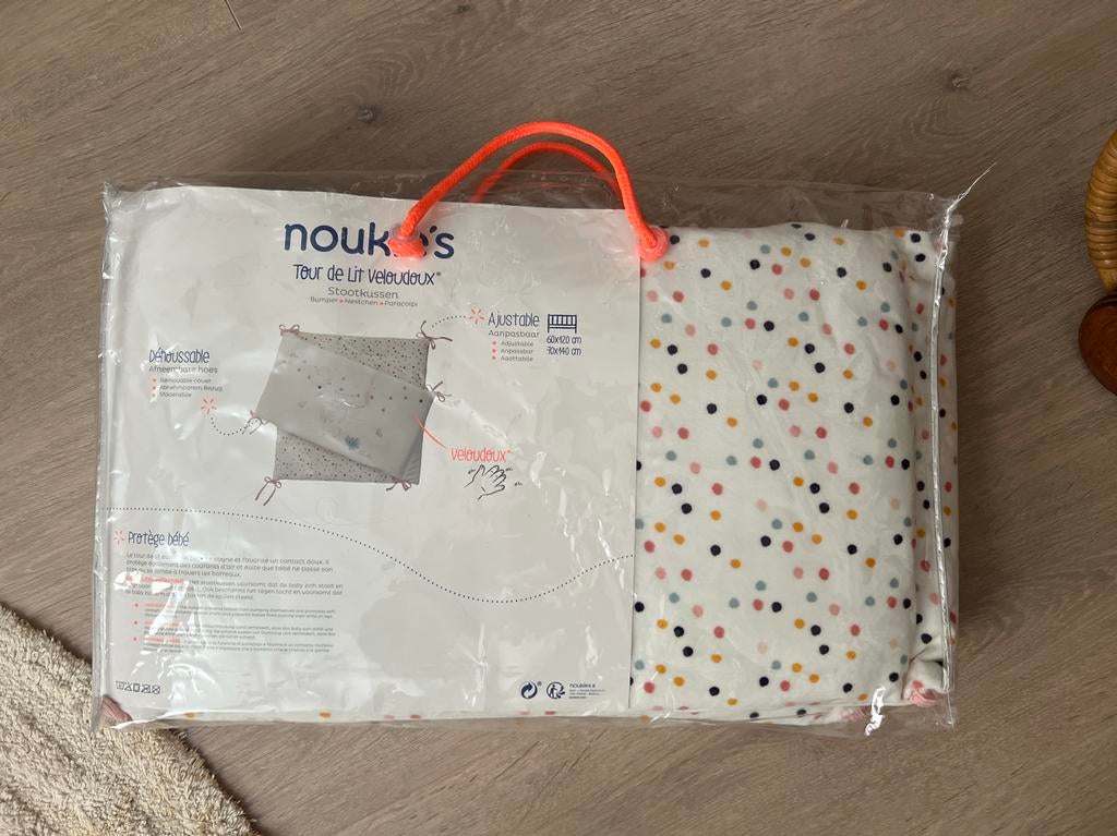 Stootkussen Ledikant Meisje - NOUKIE'S, Ophalen, Zo goed als nieuw, Kleed of Kussen