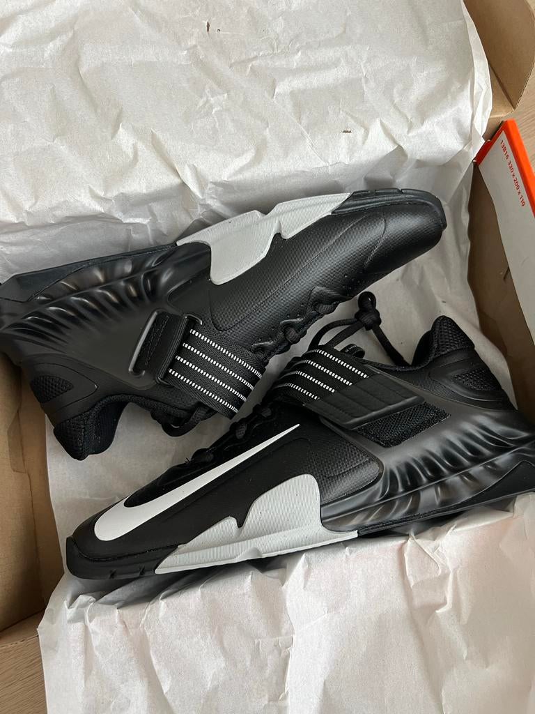 Nike Savaleos Gewichthefschoenen Maat 40 - Nieuw!, Ophalen of Verzenden, Nieuw, Zwart, Sportschoenen
