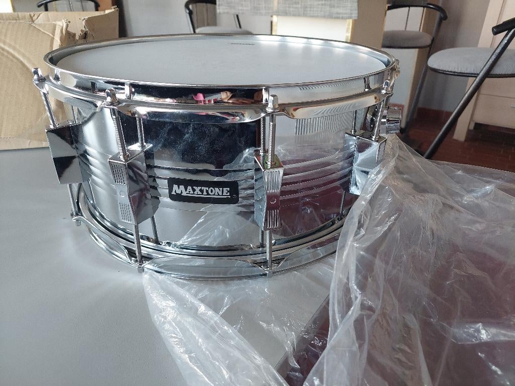 Snaartrommen met standaard, Muziek en Instrumenten, Standaards, Nieuw, Instrumentstandaard, Drums of Percussie, Ophalen of Verzenden