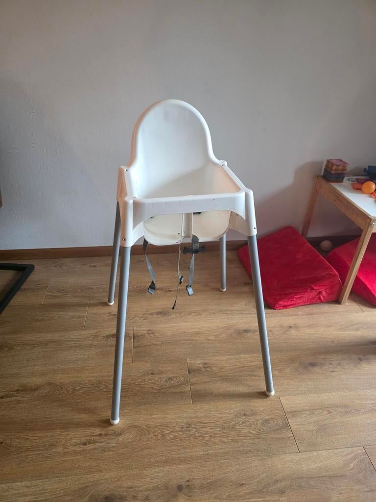 Ikea kinder eetstoel, Kinderen en Baby's, Kinderstoelen, Ophalen, Gebruikt, Meegroeistoel, Gordel(s)