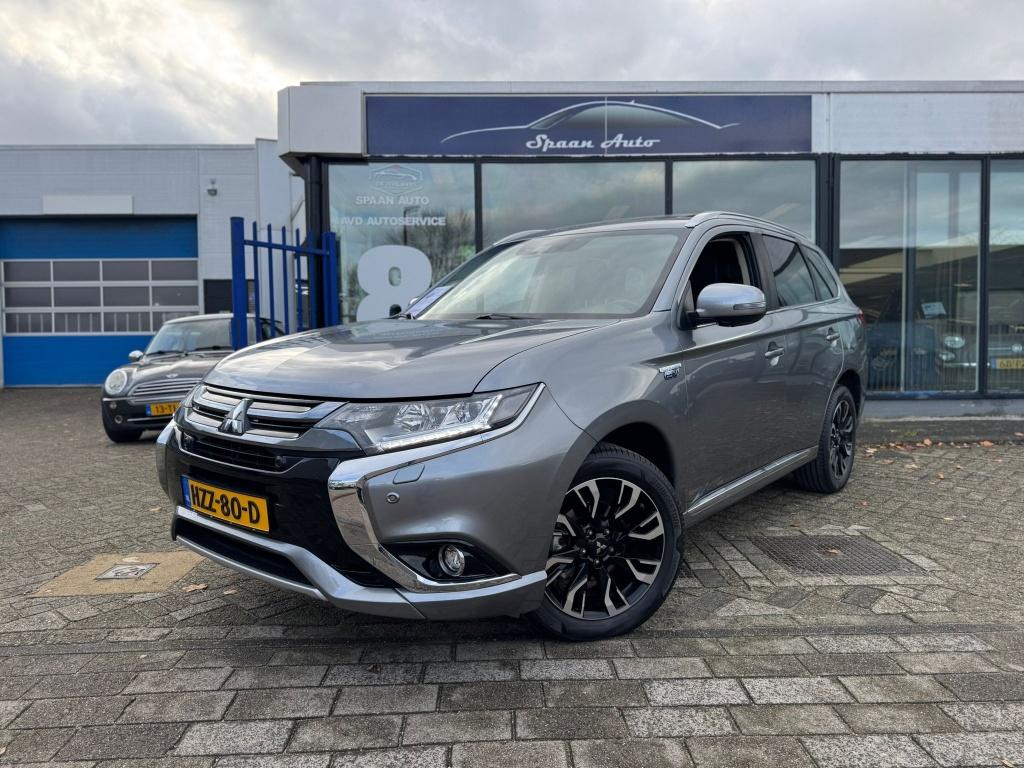 Mitsubishi Outlander 2.0 PHEV 4WD INTYLE+ | PREMIUM | 360, Automaat, Zwart, 4 cilinders, Bedrijf