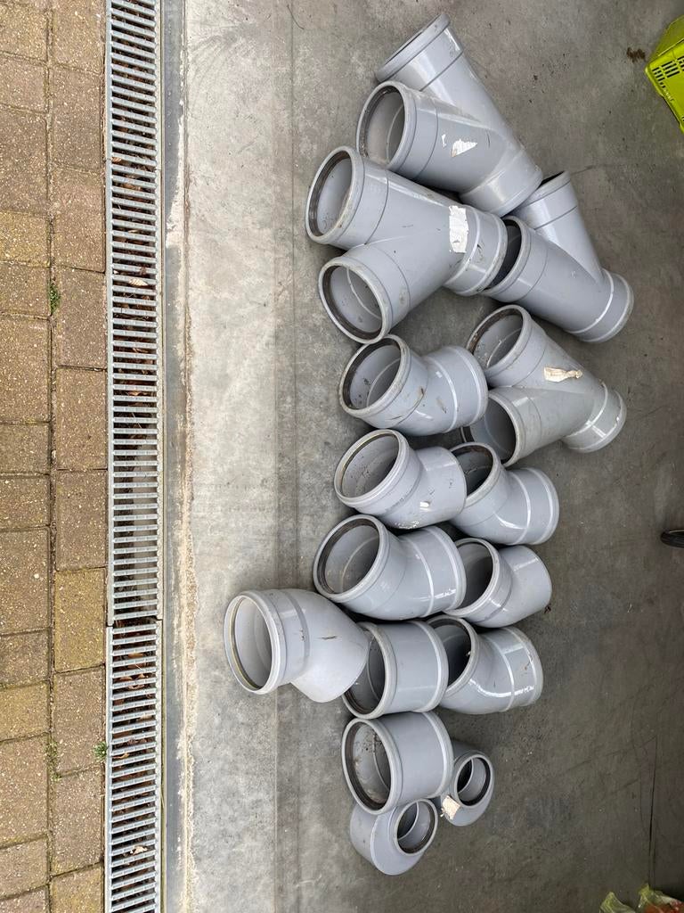 Pvc 200 pvc hulpstukken pvc pijp, Ophalen, Bochten, Pvc, Zo goed als nieuw