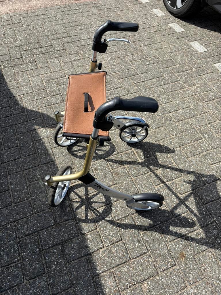 Trust Care Lets Go Out rollator, Ophalen of Verzenden, Lichtgewicht, Zo goed als nieuw