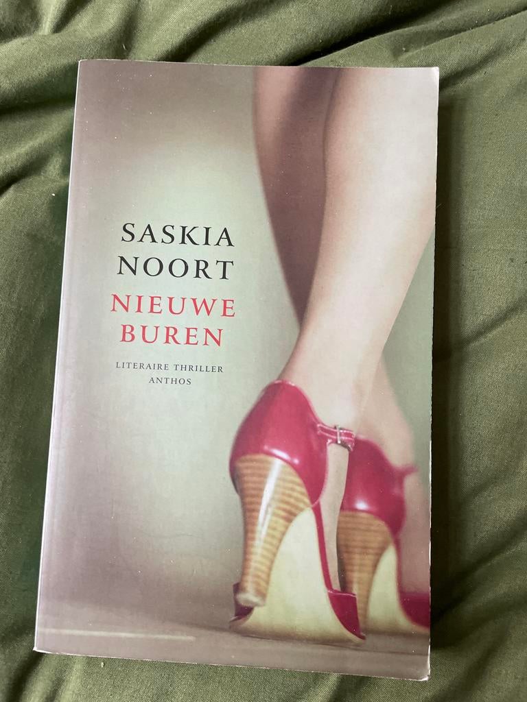Saskia Noort - Nieuwe Buren, Ophalen of Verzenden, Gelezen, Nederland