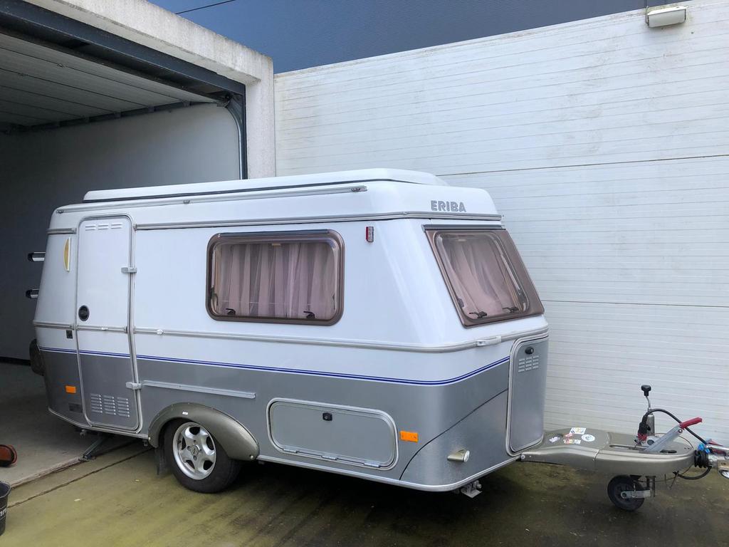 Eriba Puck L GT 225 bouwjaar 2004, Standaardzit, Schokbreker, Particulier, 4 tot 5 meter