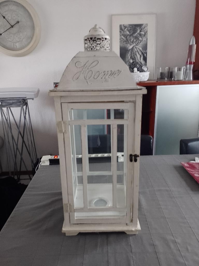 Groot windlicht in witte kalkverf-landelijke stijl, Wit, Ophalen of Verzenden, Zo goed als nieuw, 75 cm of meer