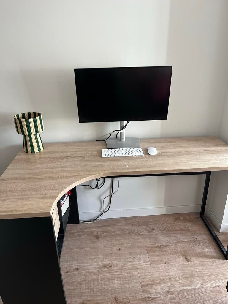 Bureau met ergonomische bureaustoel, Ophalen, Gebruikt, Zwart, Bureaustoel