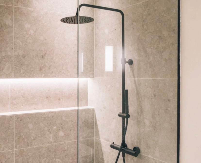 JEE-O slimline Wanddouche dark steel (2 stuks), Ophalen of Verzenden, Nieuw, Rvs, Douche