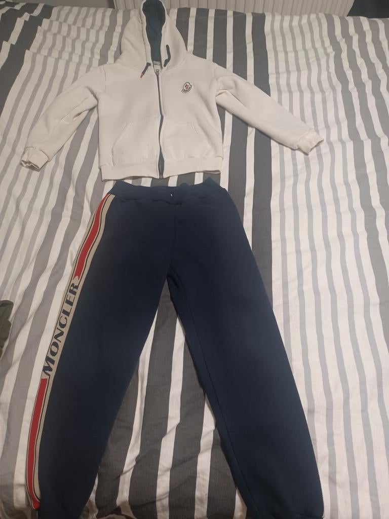 Als nieuw Moncler joggingpak maat 140-146, Ophalen of Verzenden, Zo goed als nieuw, Moncler, Jongen