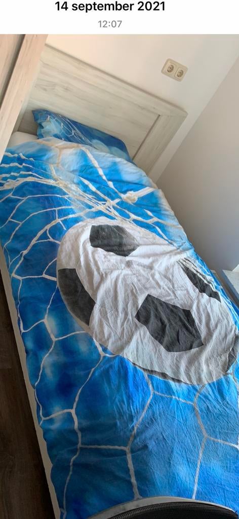 Twee bedden en een kast, Huis en Inrichting, Slaapkamer | Waterbedden, Ophalen of Verzenden, Zo goed als nieuw, Eenpersoons, 90 cm