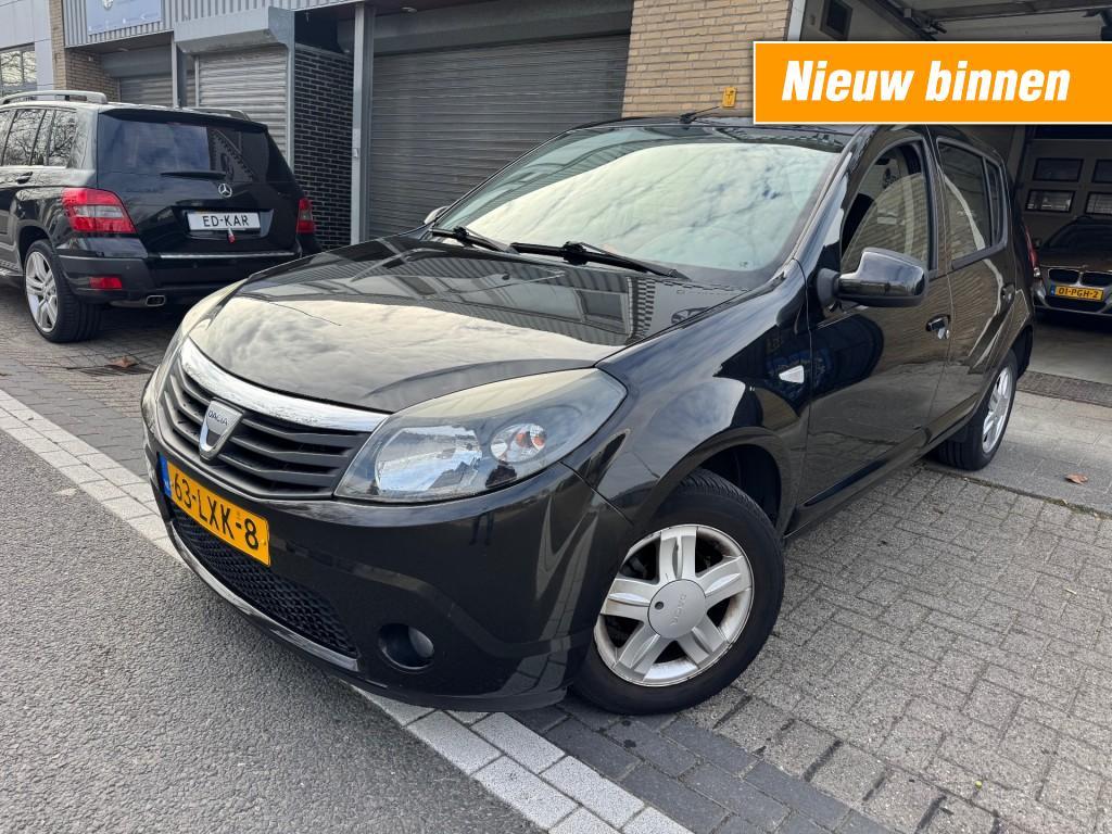 Dacia SANDERO 1.2 Blacklineb AIRCO NAVI NAP APK HANDEL PRIJS, Voorwielaandrijving, Euro 5, Gebruikt, 31 €/maand