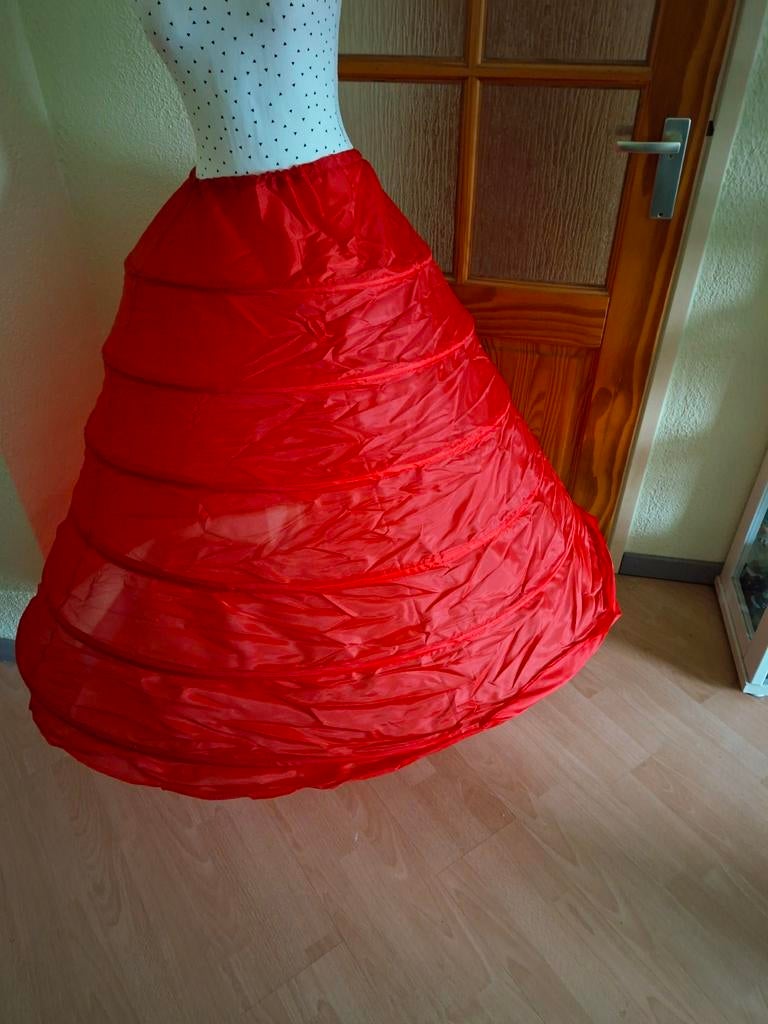 Rode hoepelrok - Maat S t/m L,  elfia,  cosplay, Ophalen of Verzenden, Zo goed als nieuw, Rood, Boven de knie