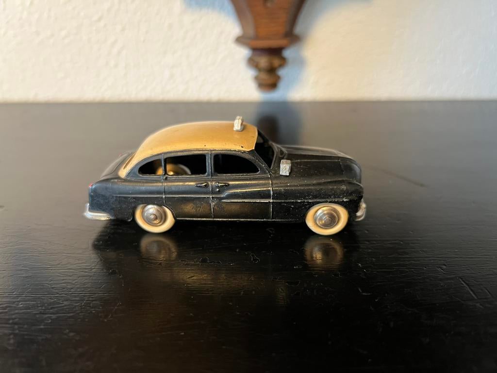 Dinky toys 24X Ford Vedette Taxi, Verzenden, Zo goed als nieuw, Auto, Dinky Toys