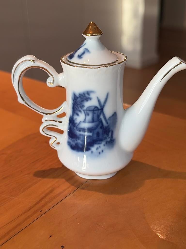 Mini Delftsblauw Theepotje met Gouden Randjes en Molen, Ophalen of Verzenden