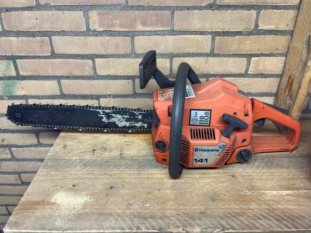 Husqvarna 141 kettingzaag - incl. volle Aspen 2 benzine, Tuin en Terras, Hand-tuingereedschap, Ophalen, Gebruikt, Overige soorten