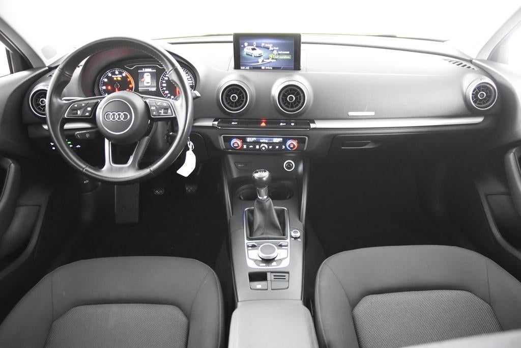 Audi A3 Sportback *1ste Eigenaar*Navigatie*Trekhaak*Carplay*, Auto's, Voorwielaandrijving, Stof, Gebruikt, 1165 kg