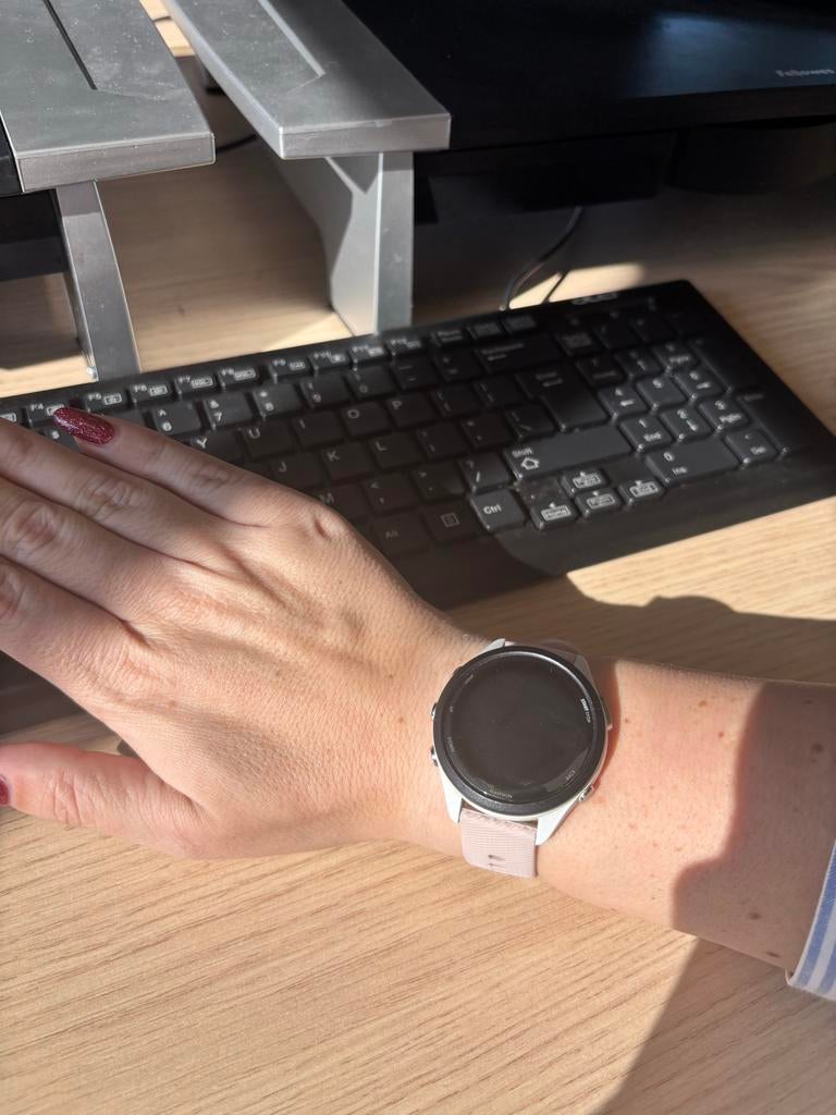 Garmin Forerunner 265s - Lila bandje, incl. doos, Sieraden, Tassen en Uiterlijk, Sporthorloges, Paars, Ophalen of Verzenden, Waterdicht