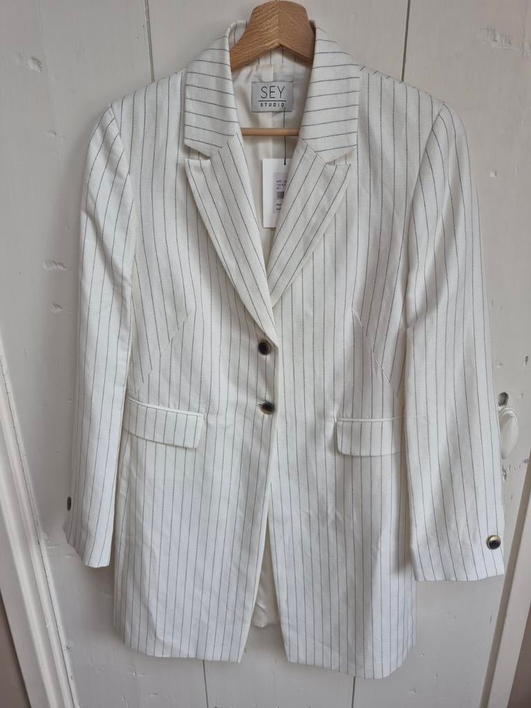 Linnen colbert nieuw met kaartje krijtstreep wit zwart mt 36, Kleding | Dames, Jasjes, Kostuums en Pakken, Ophalen of Verzenden