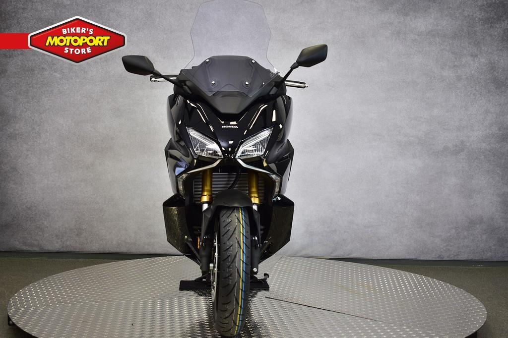 Honda FORZA 750 (bj 2021), Scooter, Honda Motor Europe, Bedrijf, Crystal Bldng B-Unit B11.2 Rivium Blv200
2909 LK  Capelle aan den IJsel, NL