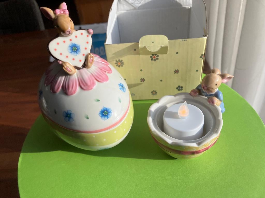 Villeroy & Boch Haasje op groot ei en haasje met lichtje., Diversen, Ophalen, Zo goed als nieuw