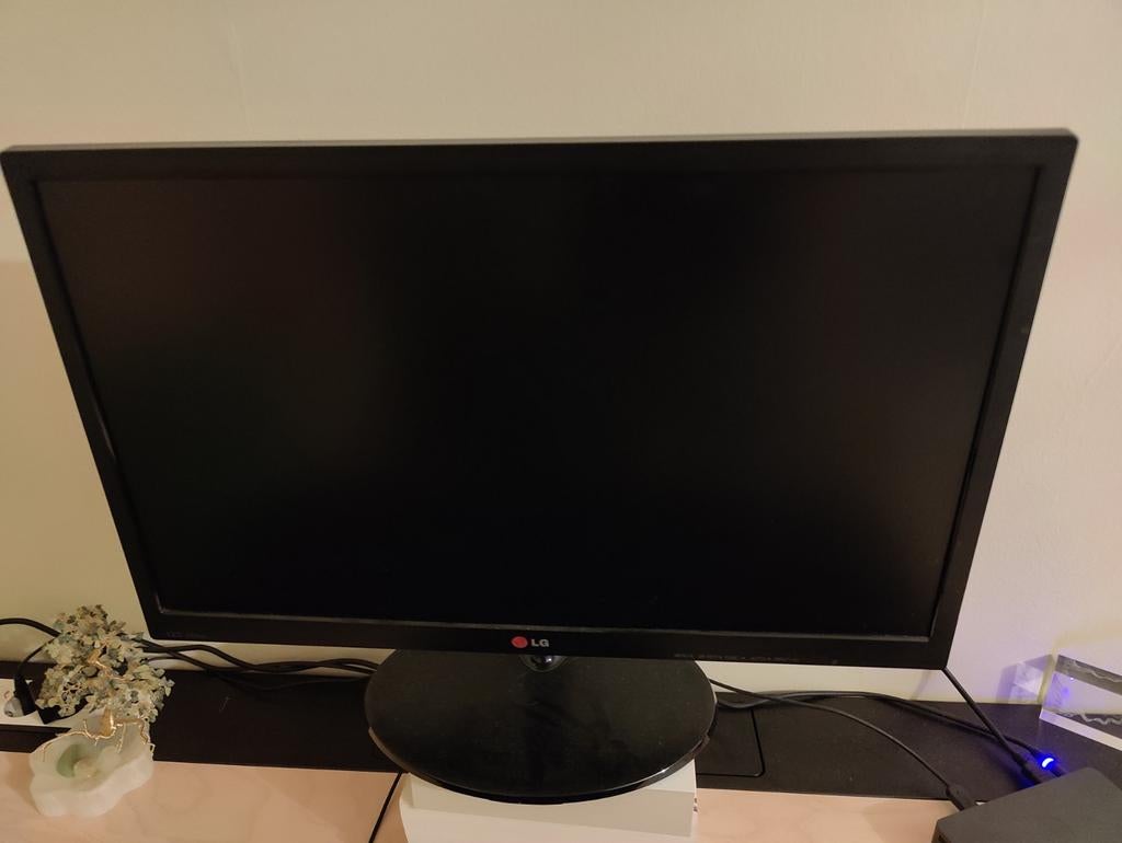 LG Flatron 24EN43VA Monitor - Full HD, 24 inch, Ophalen, Gebruikt, Kantelbaar, HDMI