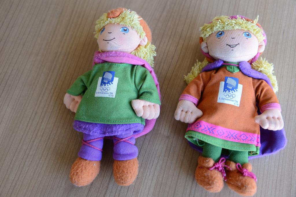 2 Noorse poppetjes. "Lillehammer 1994"., Ophalen of Verzenden, Zo goed als nieuw