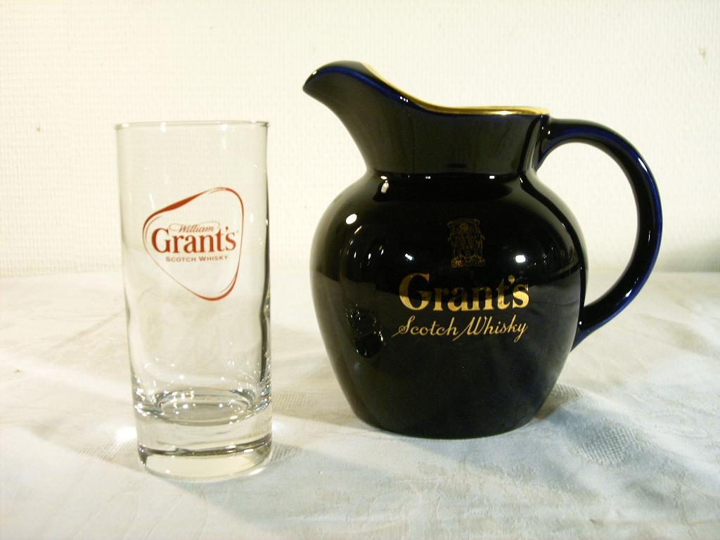Vintage waterkan van Grant’s whiskey met glas., Ophalen of Verzenden