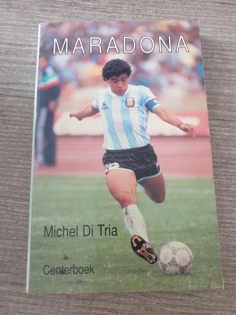 Maradona Boek - Michel Di Tria - Centerboek, Ophalen of Verzenden, Gelezen, Michel Di Tria, Balsport