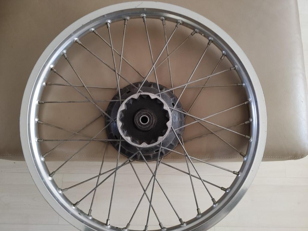 Suzuki wielen bj81, Ophalen of Verzenden