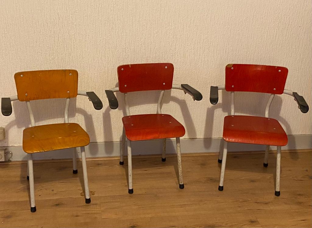 Retro/Vintage kinderstoeltjes jaren '70/'80, Huis en Inrichting, Stoelen, Ophalen of Verzenden, Zo goed als nieuw, Bruin, Drie