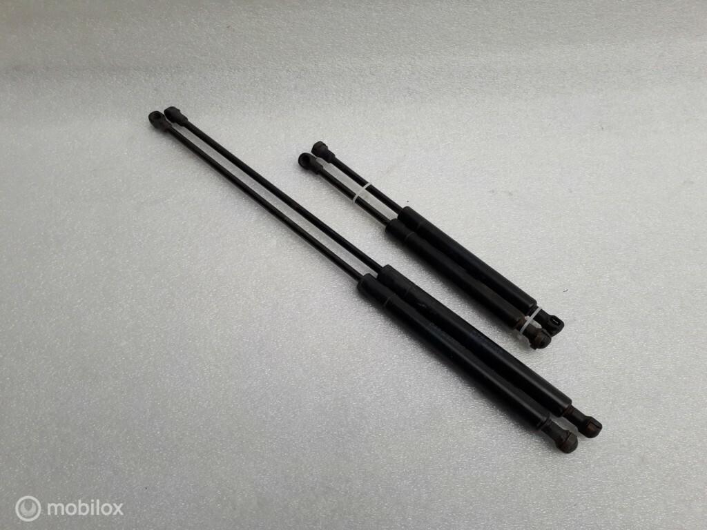 Gasdempers Achterklep Motorkap Range Rover L322 Gasveren, Land Rover, Ophalen of Verzenden, Gebruikt, Land Rover