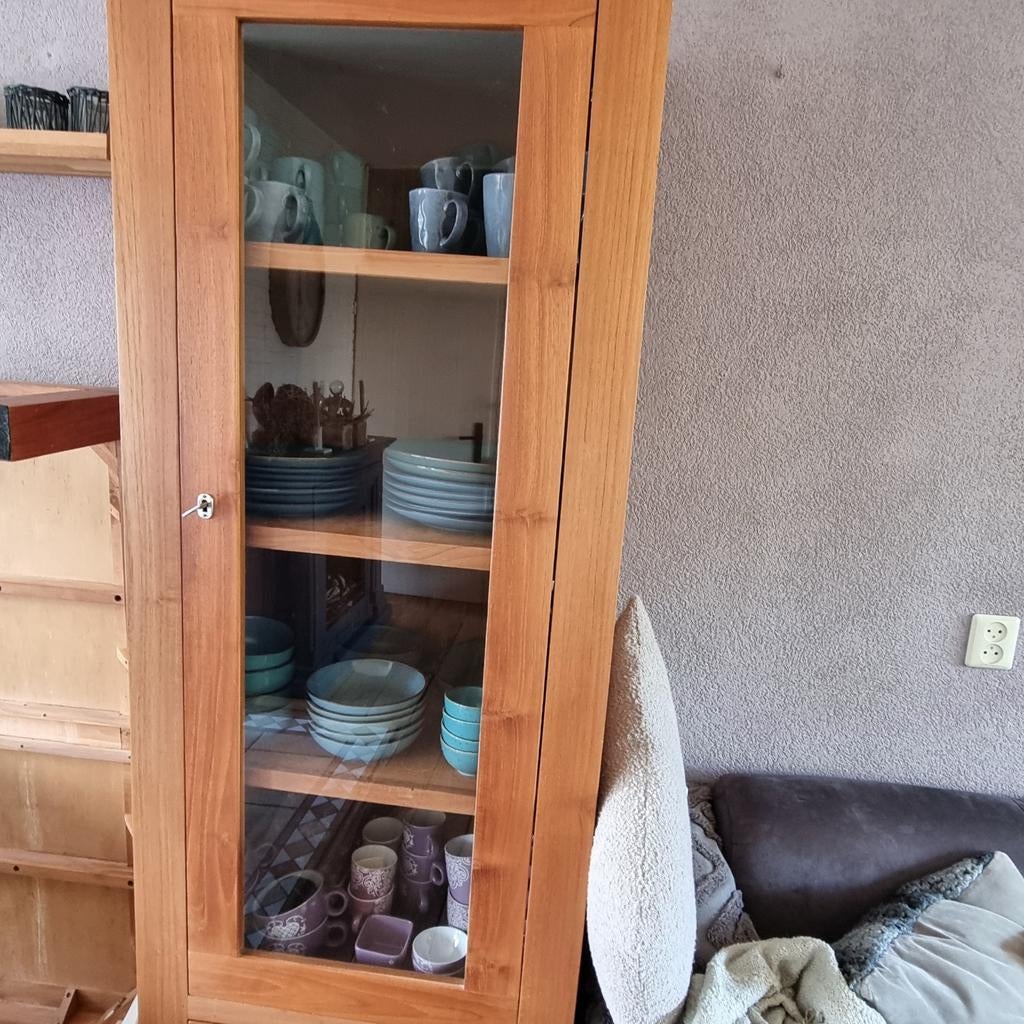 Mooie teak houten vitrine kast, Huis en Inrichting, Met plank(en), Strak, Eikenhout, Zo goed als nieuw