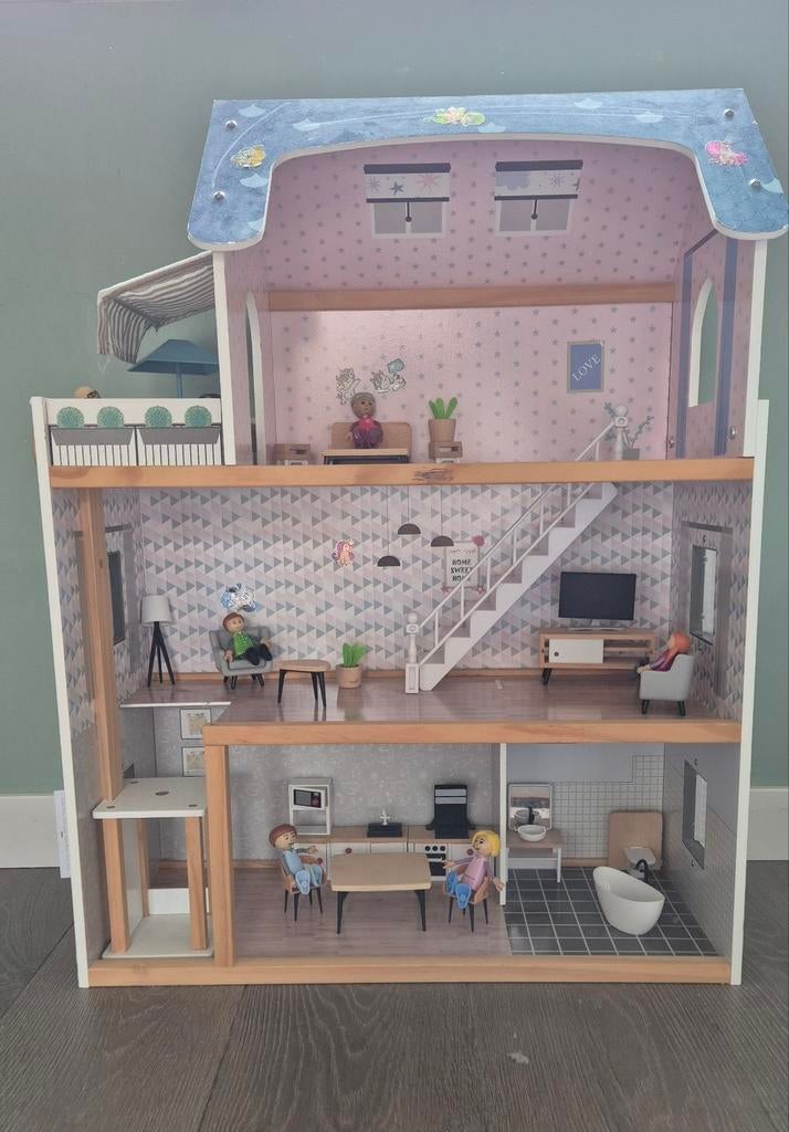 Houten poppenhuis met Lift, Meubels en Poppetjes, Ophalen, Gebruikt, Poppenhuis