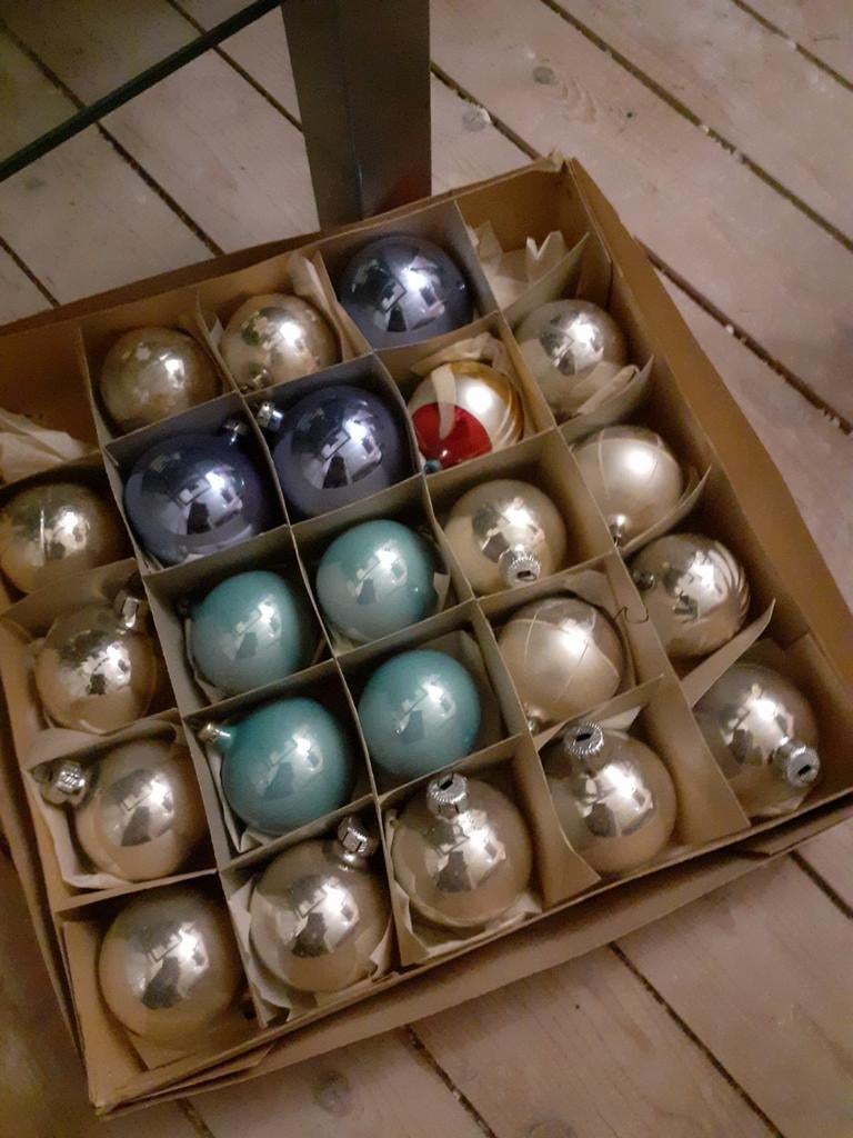 Antiek gekleurde kerstballen in originele doos, Ophalen of Verzenden
