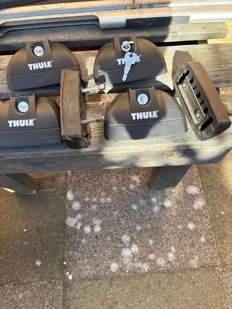 Thule dakdragers met sleutel, Ophalen of Verzenden, Gebruikt