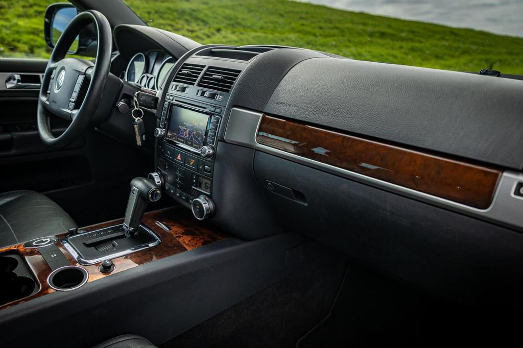 Volkswagen Touareg 3.6 V6 FSI | Leer | Dakje | Trekhaak |, Automaat, Gebruikt, Met garantie (alle), 2260 kg