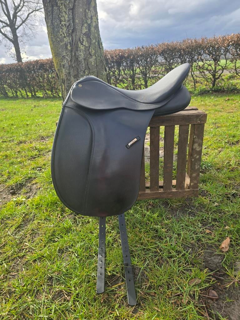 Wintec Cair 17 inch Dressuurzadel - Verwisselbare Boom, Dieren en Toebehoren, Paarden en Pony's | Zadels, Ophalen, Gebruikt, Dressuur