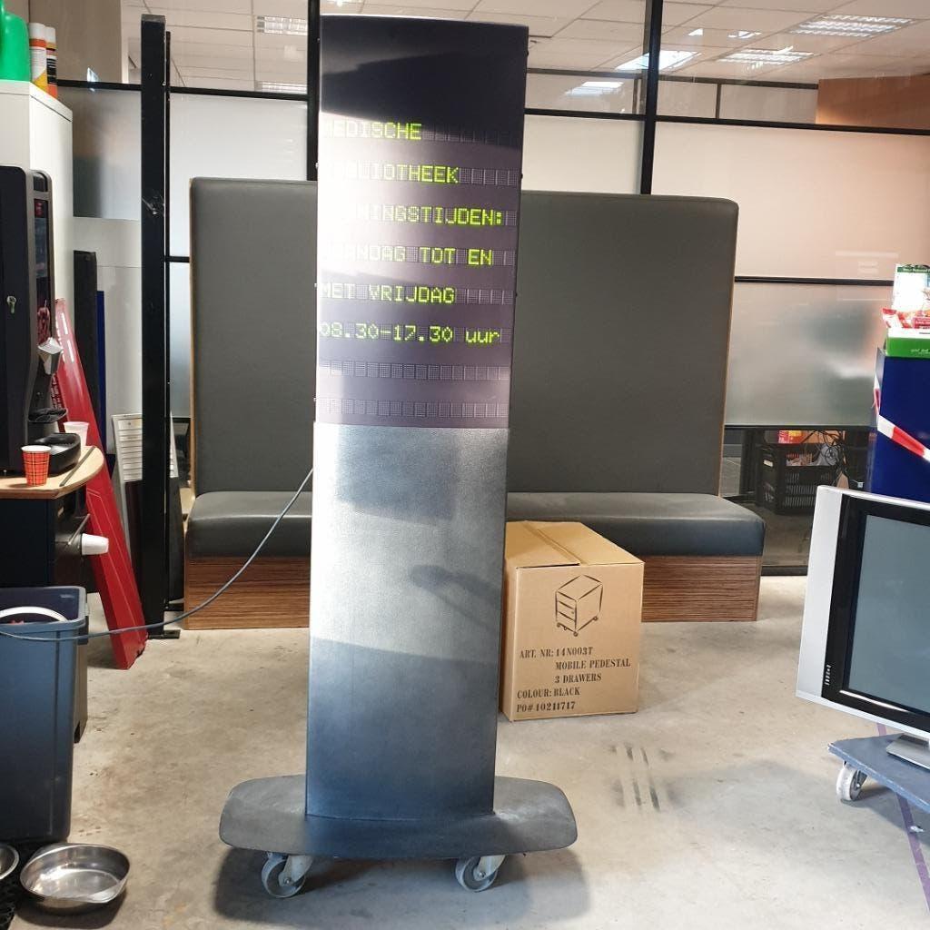 digitaal informatiebord presentatiebord digibord 185x45 cm