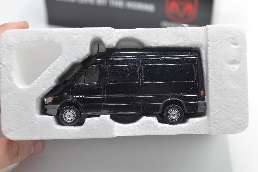 Eligor Dodge 2500 zwart Mercedes sprinter 1:43 Nieuw, Overige merken, -, Nieuw, Ophalen of Verzenden